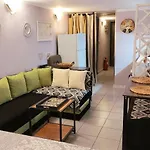Liva Center Thessaloniki, Agias Sofias