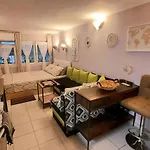 Liva Center Thessaloniki, Agias Sofias Thessaloniki